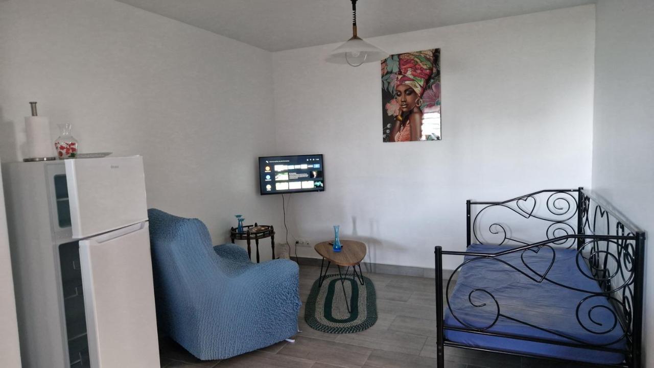 Les Gites D'Angele Vieux-Habitants Extérieur photo